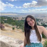 Profesora de Primaria (a un año de acabar la carrera) con 2 años de experiencia dando clases en primaria, 1º y 2º de la ESO.